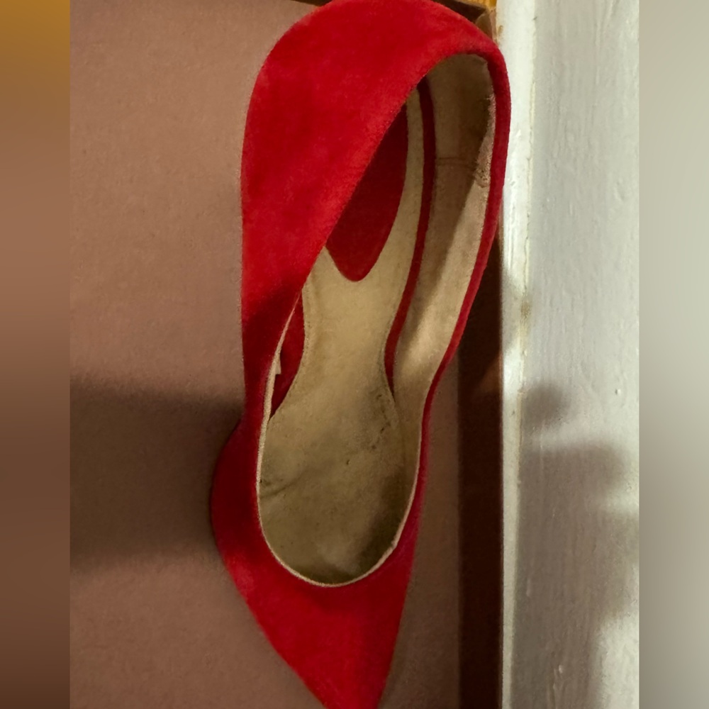 Must have red pumps in great used conditions